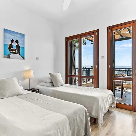 Theia With Sea And Sunset Views, The In Aphrodite Hills דירה קוקליה